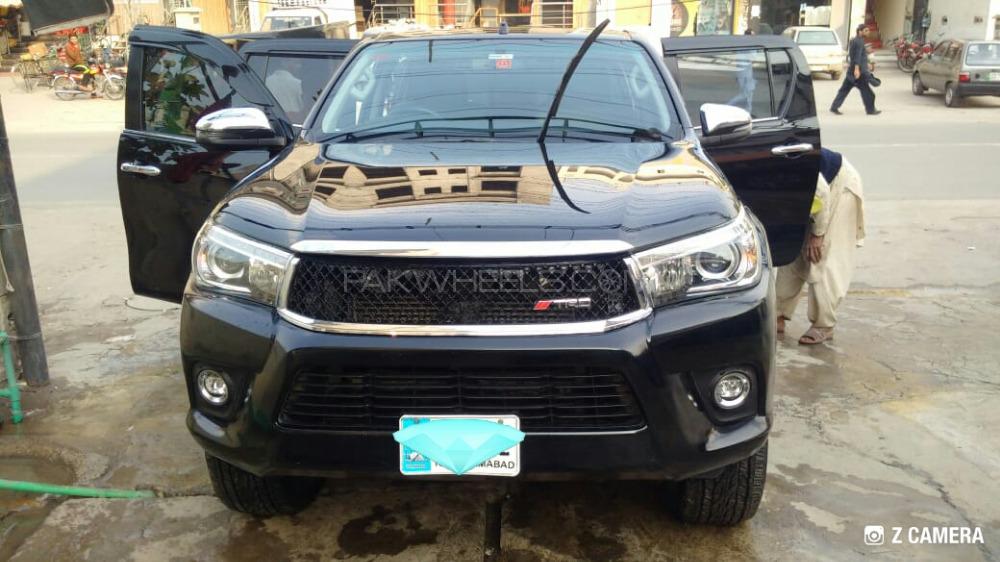 Toyota Hilux 2018 for Sale in Lahore Toyota Hilux 2018 for Sale in Lahore Image-4
