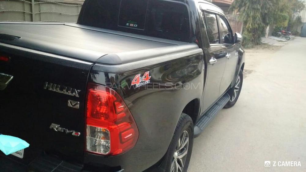 Toyota Hilux 2018 for Sale in Lahore Toyota Hilux 2018 for Sale in Lahore Image-7