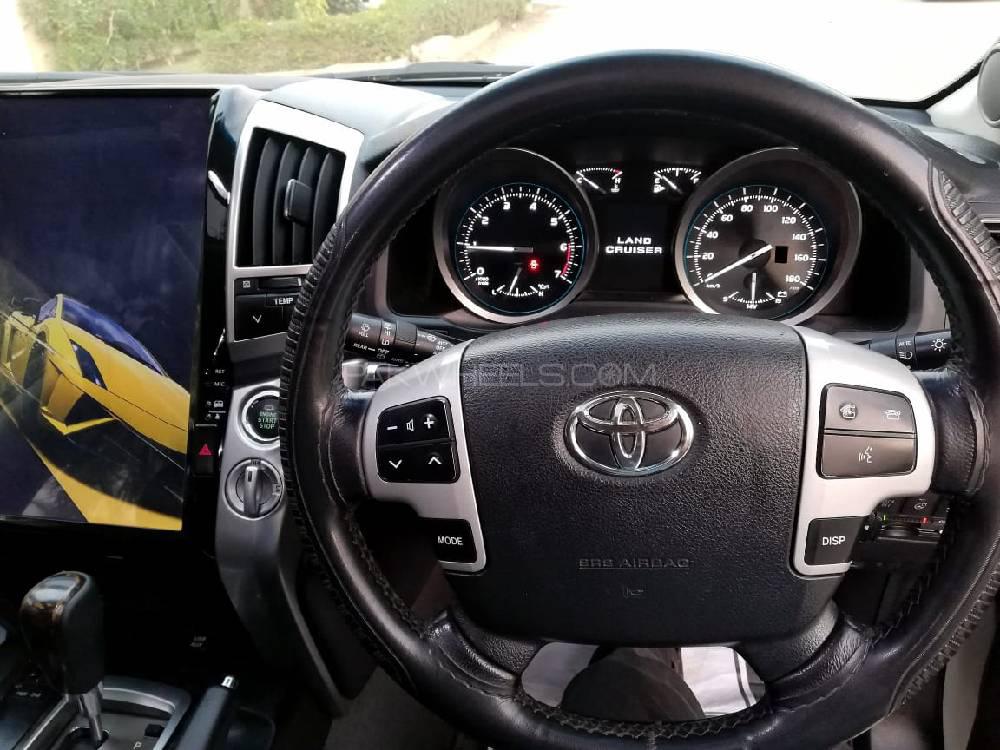 Toyota Land Cruiser 2013 for Sale in Karachi Toyota Land Cruiser 2013 for Sale in Karachi Image-9