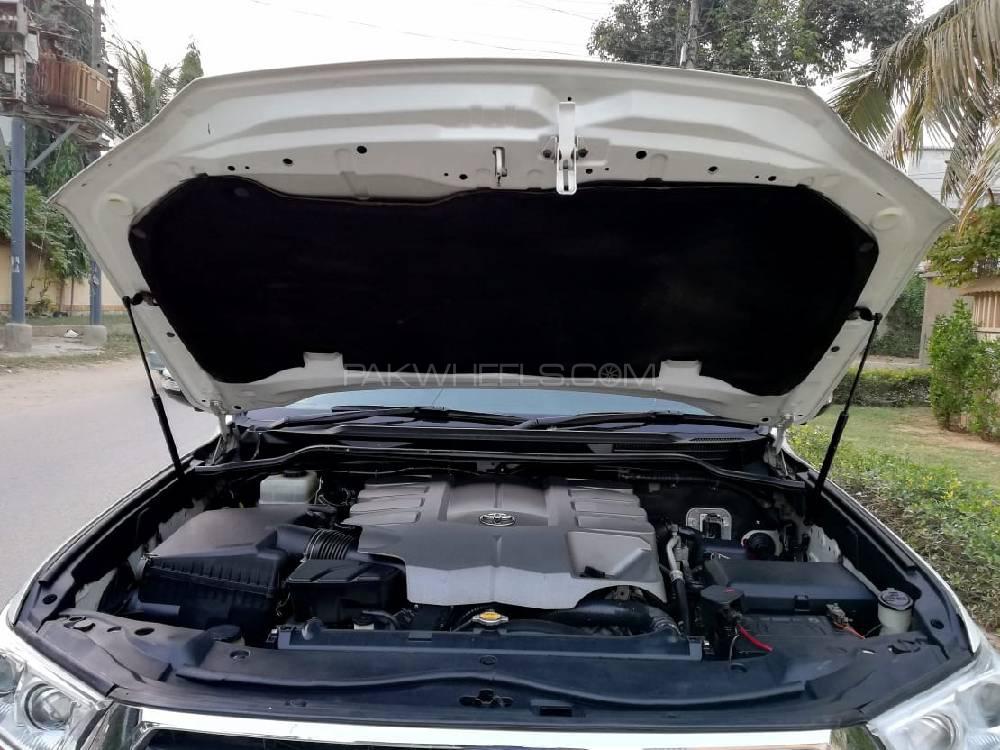 Toyota Land Cruiser 2013 for Sale in Karachi Toyota Land Cruiser 2013 for Sale in Karachi Image-7