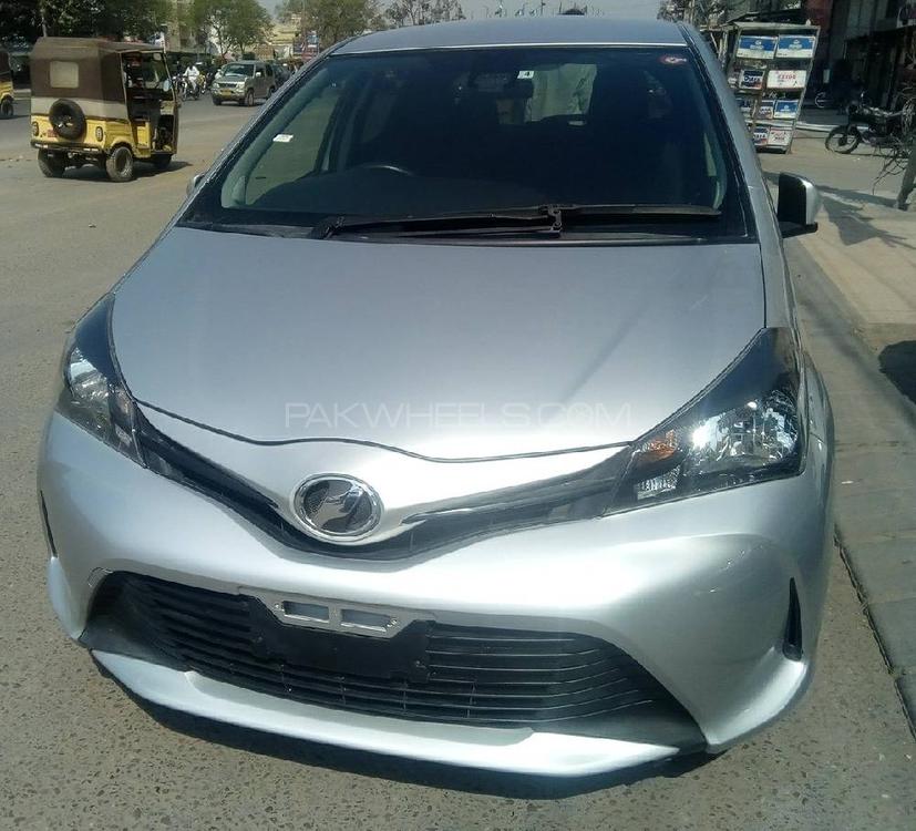 Toyota Vitz 2016 for Sale in Karachi Image-1