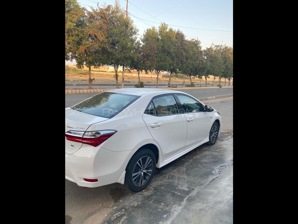 Toyota Corolla 2017 for Sale in Karachi Image-1