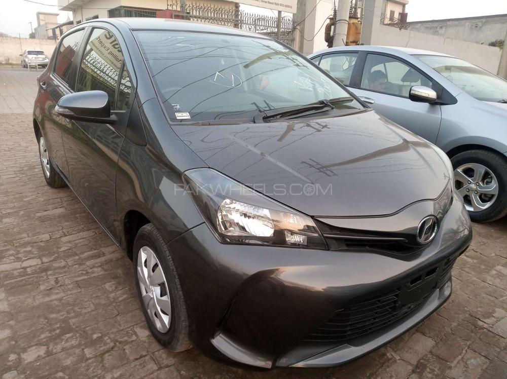 Toyota Vitz 2016 for Sale in Gujranwala Image-1