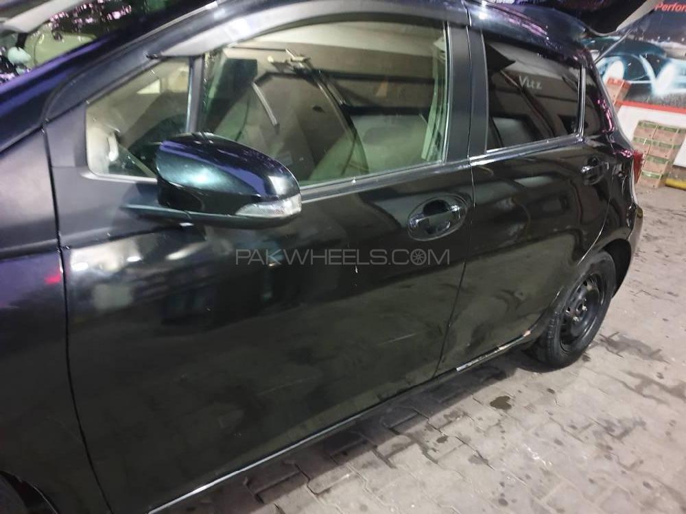 Toyota Vitz 2015 for Sale in Lahore Image-1