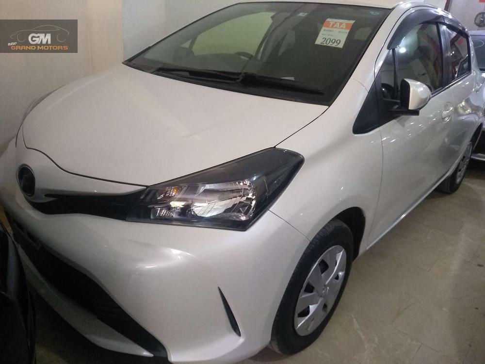 Toyota Vitz 2016 for Sale in Karachi Image-1