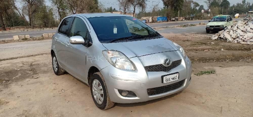 Toyota Vitz 2010 for Sale in Nowshera Image-1
