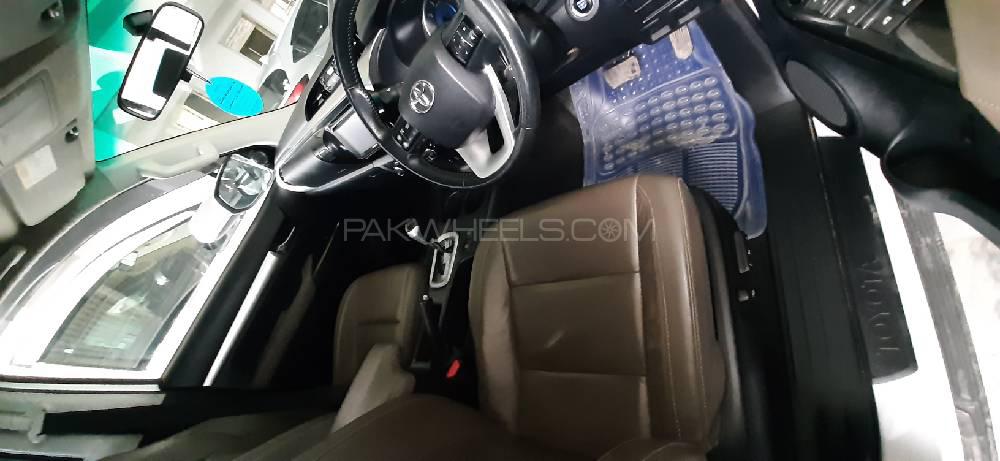 Toyota Hilux 2018 for Sale in Peshawar Toyota Hilux 2018 for Sale in Peshawar Image-5