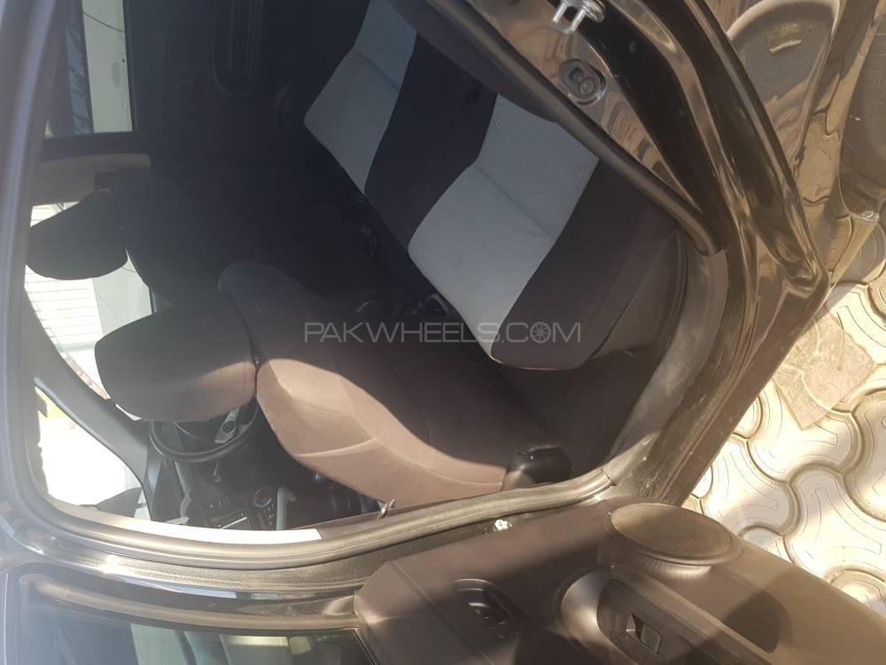 Toyota Aqua 2013 for Sale in Peshawar Toyota Aqua 2013 for Sale in Peshawar Image-11