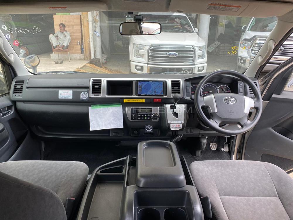 Toyota Hiace 2015 for Sale in Karachi Toyota Hiace 2015 for Sale in Karachi Image-8