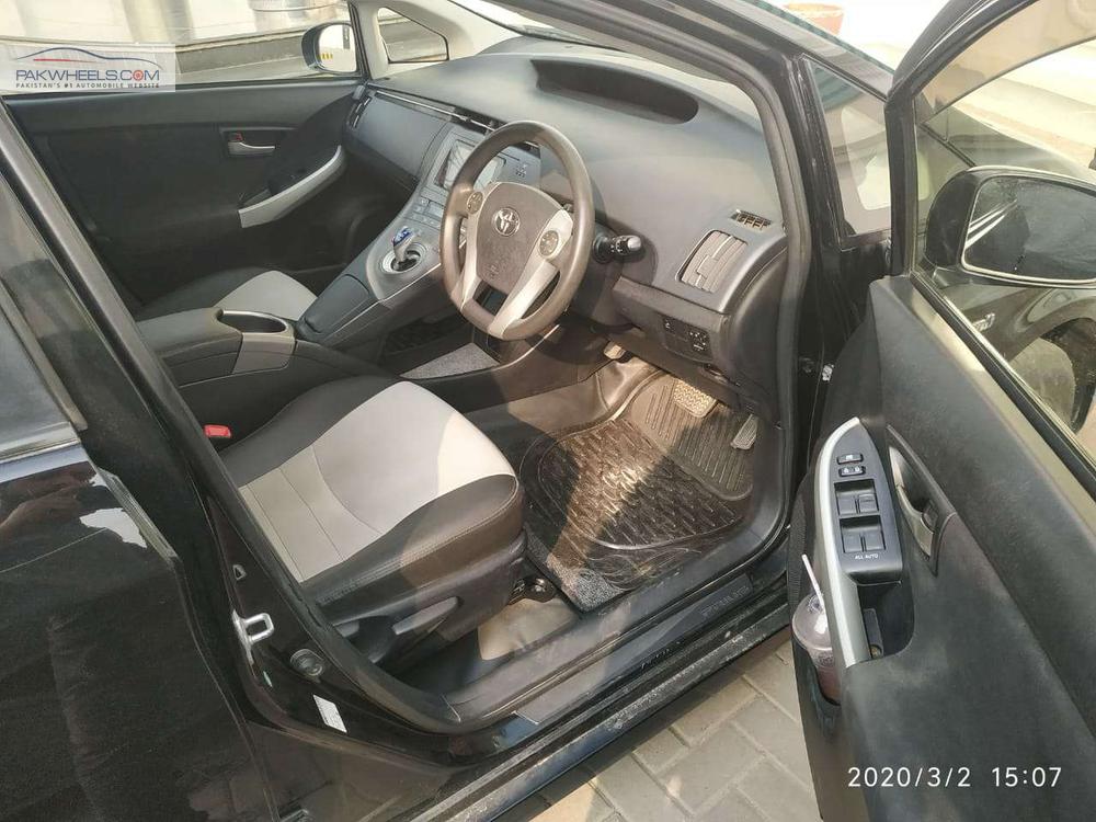 Toyota Prius 2012 for Sale in Lahore Toyota Prius 2012 for Sale in Lahore Image-6