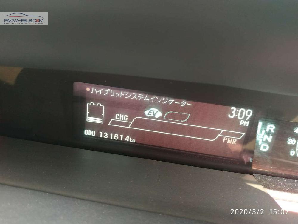 Toyota Prius 2012 for Sale in Lahore Toyota Prius 2012 for Sale in Lahore Image-10