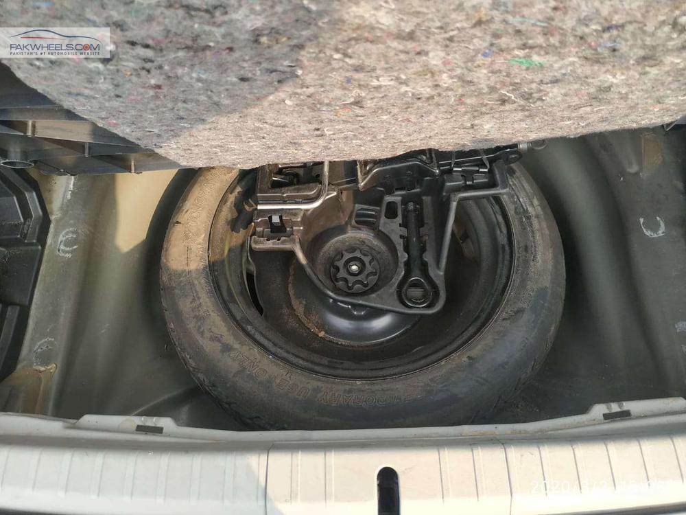 Toyota Prius 2012 for Sale in Lahore Toyota Prius 2012 for Sale in Lahore Image-18