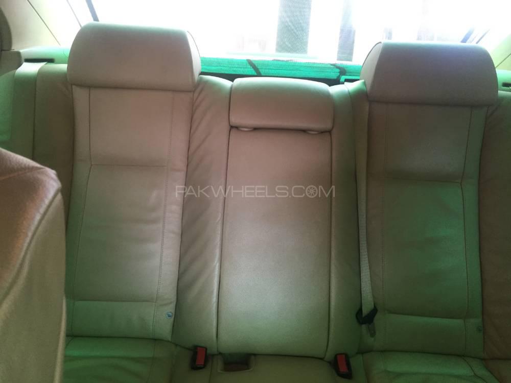 بی ایم ڈبلیو 7 سیریز 2007 for Sale in سیالکوٹ بی ایم ڈبلیو 7 سیریز 2007 for Sale in سیالکوٹ Image-9