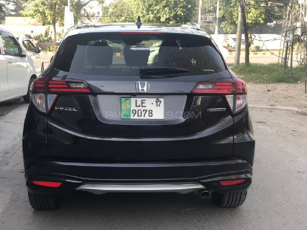 Honda Vezel 2014 for Sale in Lahore Honda Vezel 2014 for Sale in Lahore Image-4