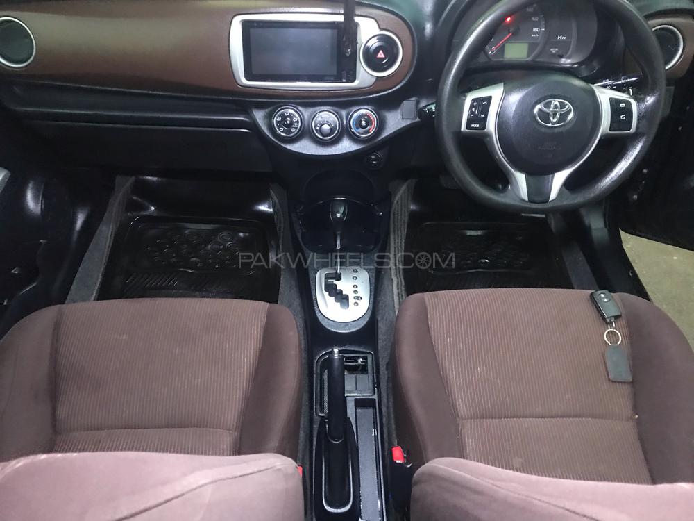 Toyota Vitz 2011 for Sale in Karachi Toyota Vitz 2011 for Sale in Karachi Image-11
