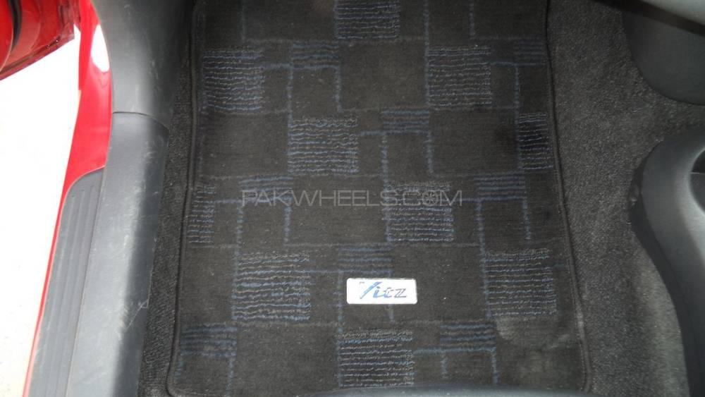 Toyota Vitz 2004 for Sale in Peshawar Toyota Vitz 2004 for Sale in Peshawar Image-5