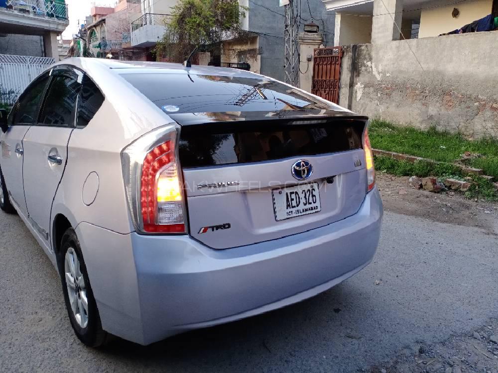 Toyota Prius 2013 for Sale in Lahore Toyota Prius 2013 for Sale in Lahore Image-7