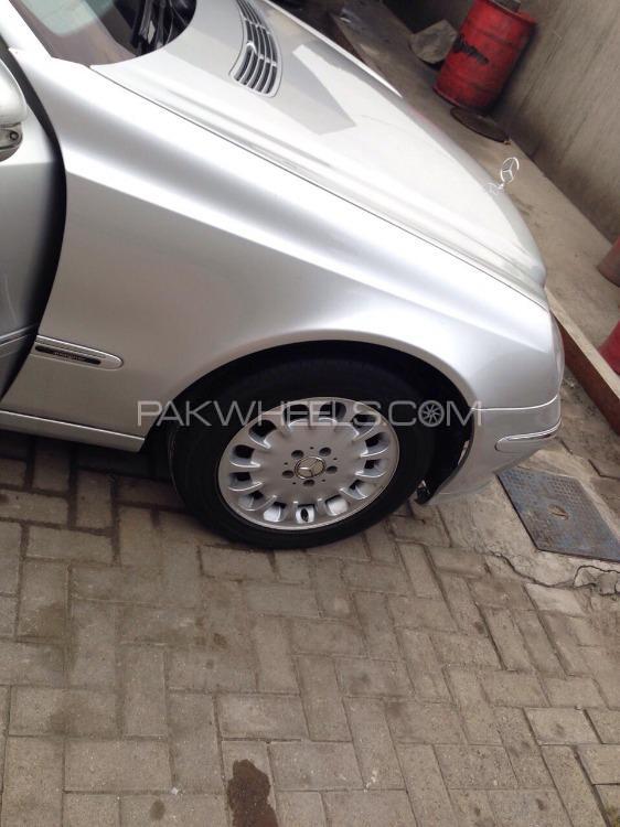 Mercedes Benz E Class 2004 for Sale in Rawalpindi Mercedes Benz E Class 2004 for Sale in Rawalpindi Image-2