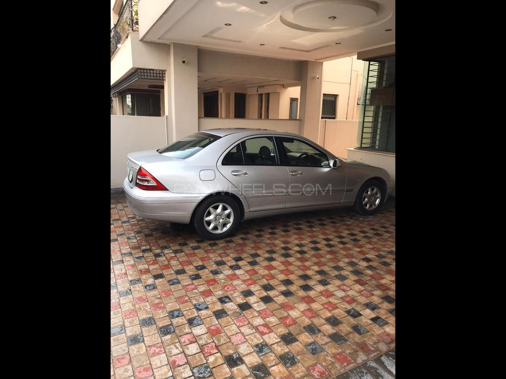 Mercedes Benz C Class 2003 for Sale in Sargodha Mercedes Benz C Class 2003 for Sale in Sargodha Image-5