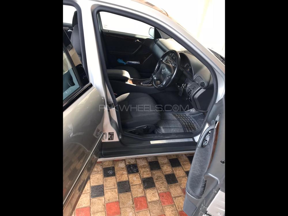 Mercedes Benz C Class 2003 for Sale in Sargodha Mercedes Benz C Class 2003 for Sale in Sargodha Image-6