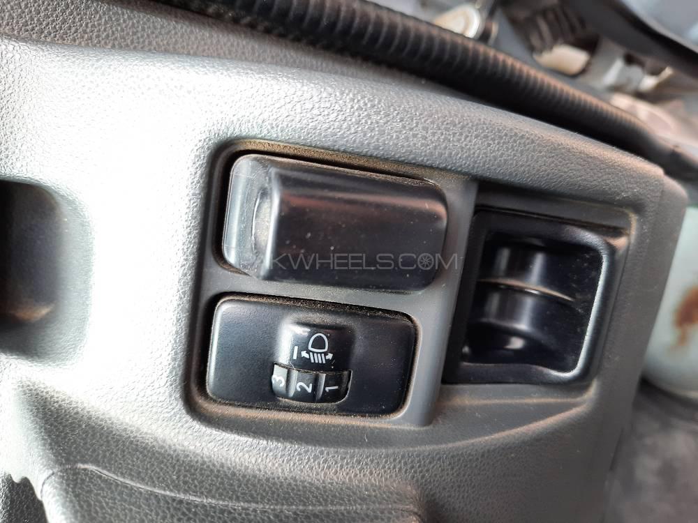 Daihatsu Hijet 2011 for Sale in Rahim Yar Khan Daihatsu Hijet 2011 for Sale in Rahim Yar Khan Image-3