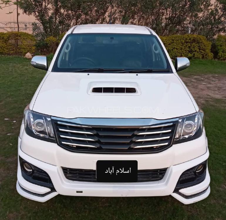 Toyota Hilux 2014 for Sale in Kharian Image-1