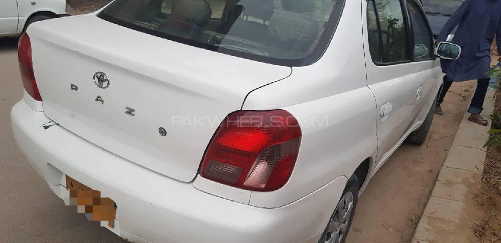 Toyota Platz 2002 for Sale in Karachi Image-1