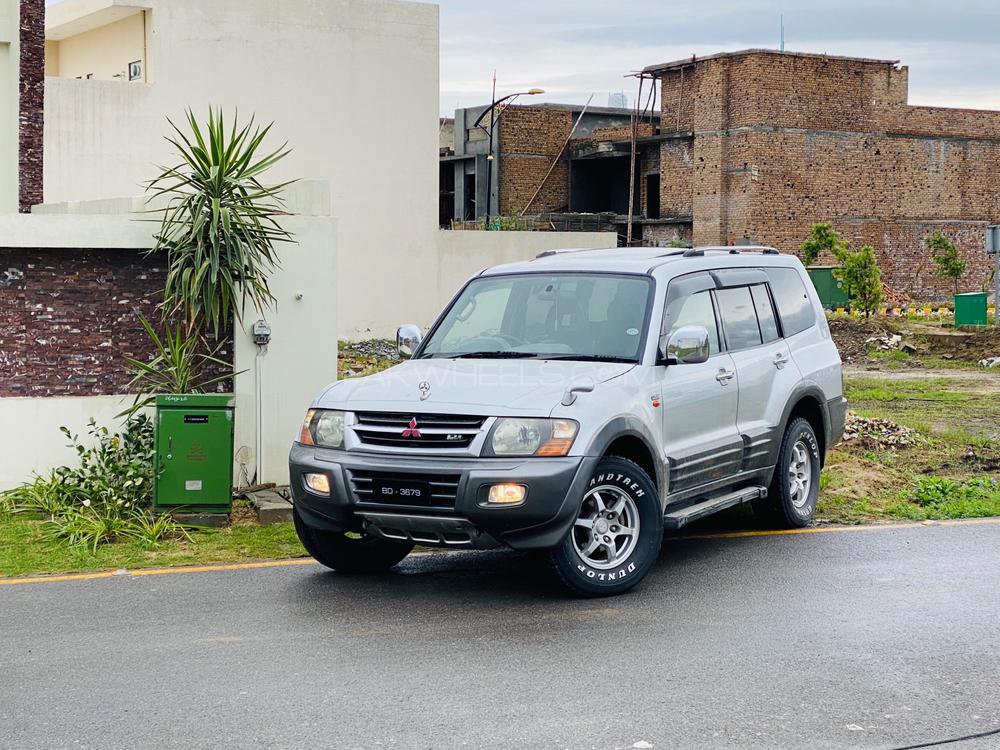 Mitsubishi Pajero 2000 for Sale in Islamabad Image-1