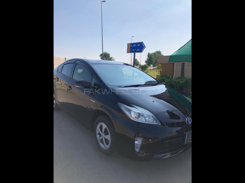 Toyota Prius 2013 for Sale in Faisalabad Toyota Prius 2013 for Sale in Faisalabad Image-9