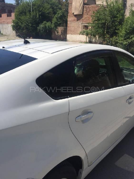 Toyota Prius 2010 for Sale in Lahore Toyota Prius 2010 for Sale in Lahore Image-12