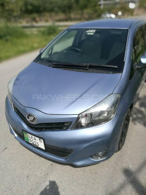 Toyota Vitz 2013 for Sale in Peshawar Image-1