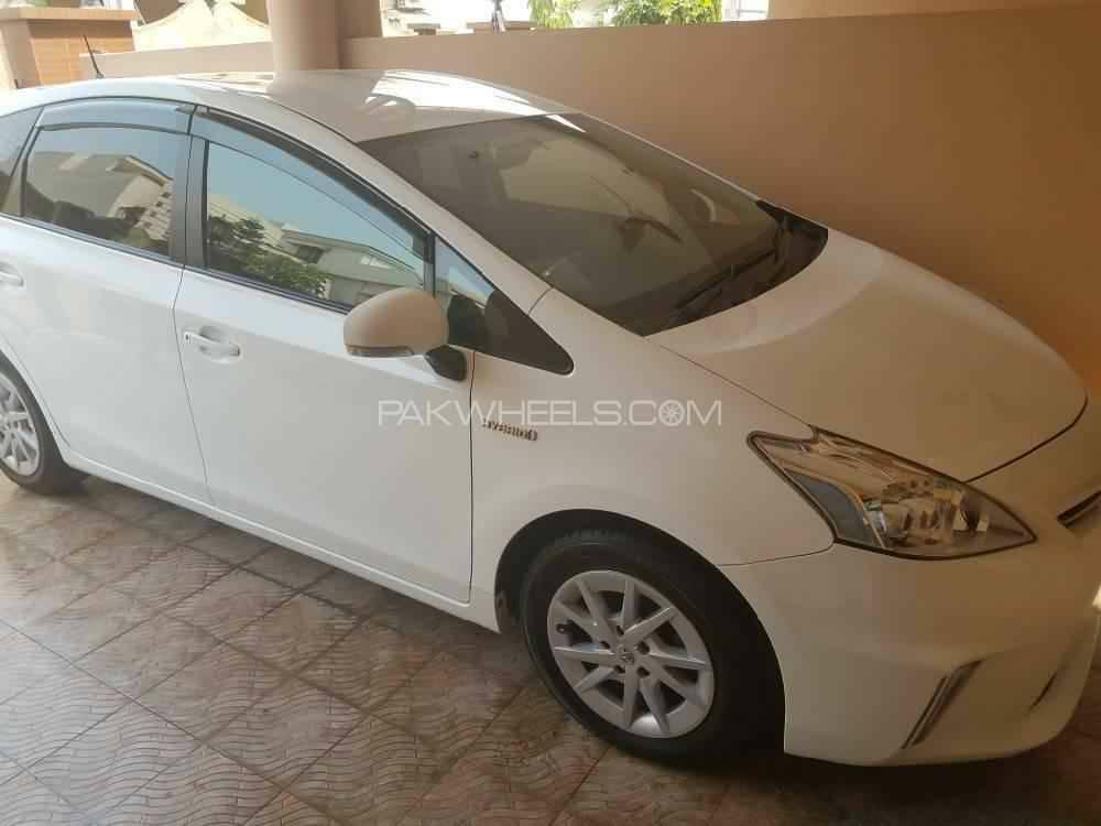 Toyota Prius Alpha 2014 for Sale in Sialkot Image-1