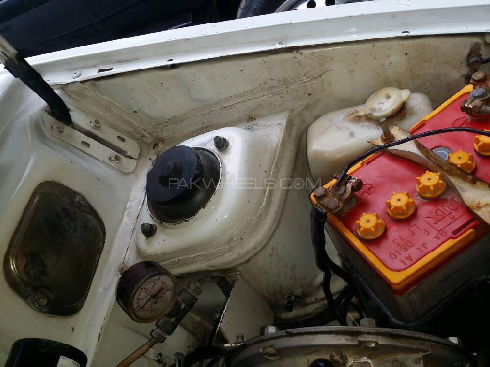 Suzuki Mehran 2006 for Sale in Peshawar Suzuki Mehran 2006 for Sale in Peshawar Image-4