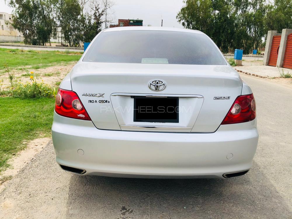 Toyota Mark X 2005 for Sale in Multan Toyota Mark X 2005 for Sale in Multan Image-8