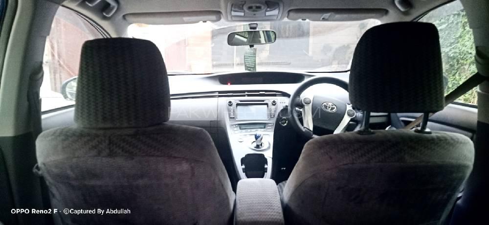Toyota Prius 2015 for Sale in Lahore Toyota Prius 2015 for Sale in Lahore Image-4