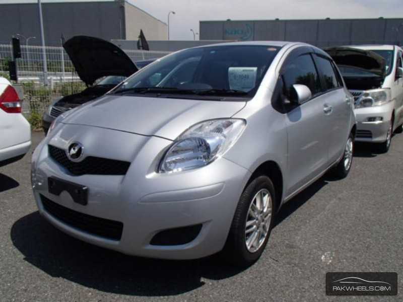 Toyota vitz 2010 года