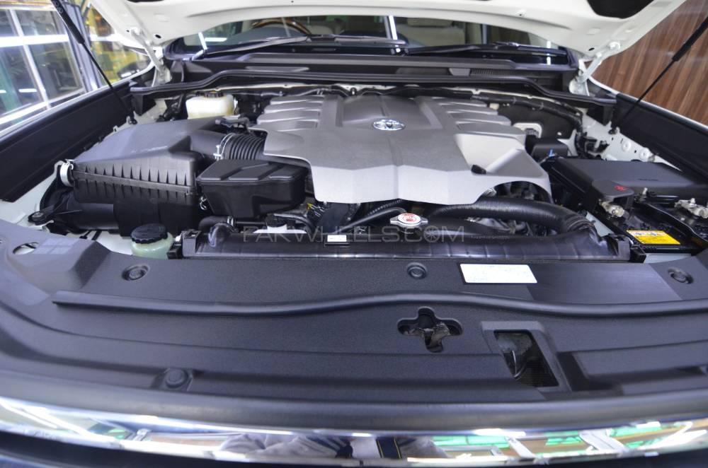 Toyota Land Cruiser 2017 for Sale in Lahore Toyota Land Cruiser 2017 for Sale in Lahore Image-16
