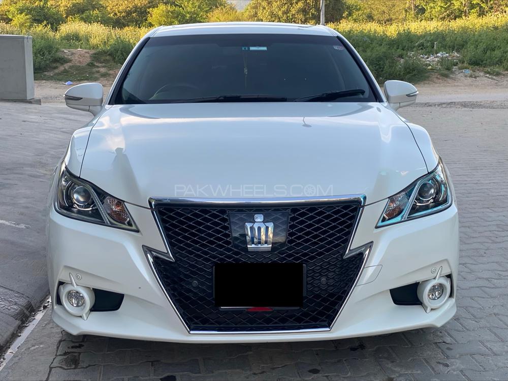 Toyota Crown 2013 for Sale in Islamabad Toyota Crown 2013 for Sale in Islamabad Image-2