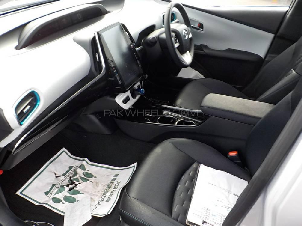 Toyota Prius 2017 for Sale in Karachi Toyota Prius 2017 for Sale in Karachi Image-9