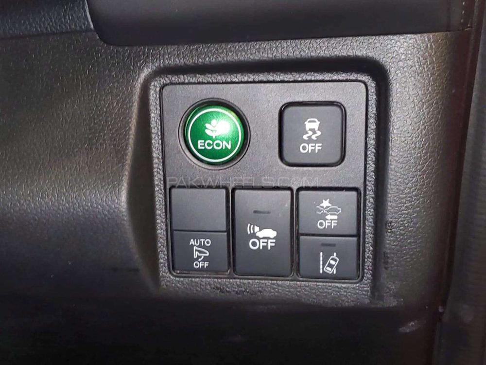 Honda Vezel 2017 for Sale in Lahore Honda Vezel 2017 for Sale in Lahore Image-16