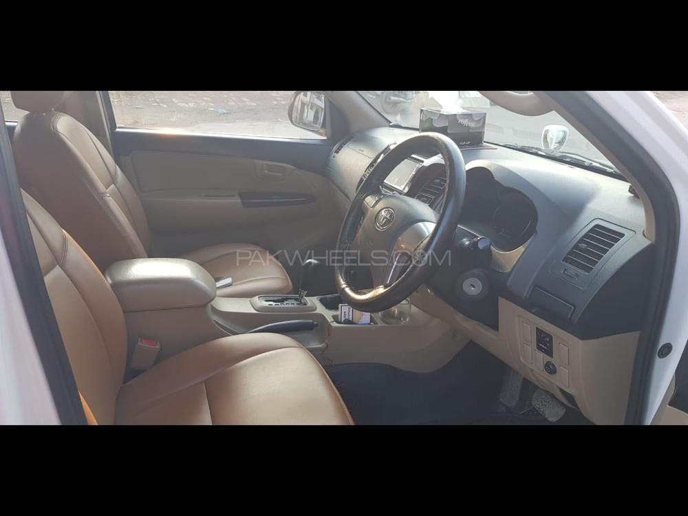 Toyota Hilux 2016 for Sale in Sargodha Image-1