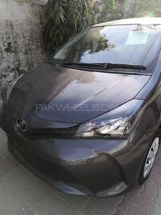 Toyota Vitz 2016 for Sale in Sialkot Image-1