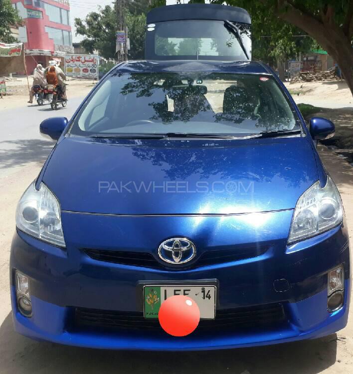 Toyota Prius 2010 for Sale in Multan Image-1