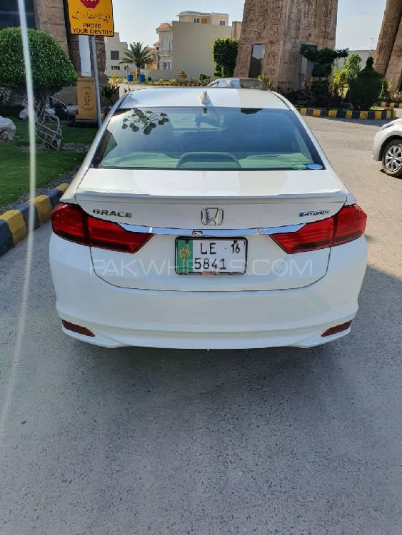 Honda Grace Hybrid 2014 for Sale in Gujranwala Honda Grace Hybrid 2014 for Sale in Gujranwala Image-4