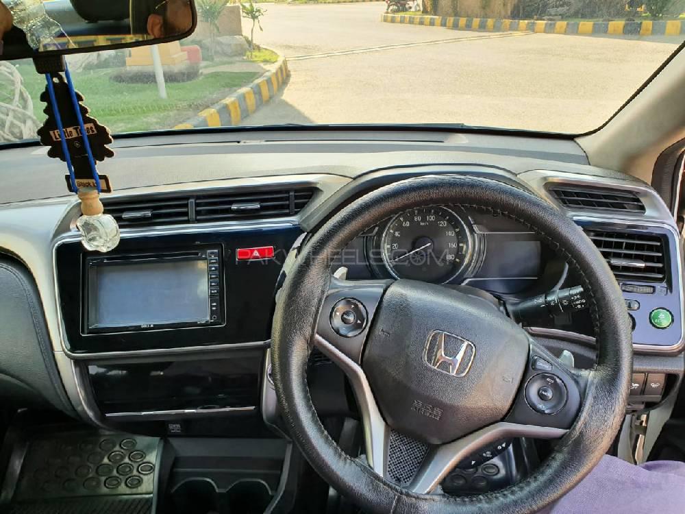 Honda Grace Hybrid 2014 for Sale in Gujranwala Honda Grace Hybrid 2014 for Sale in Gujranwala Image-5
