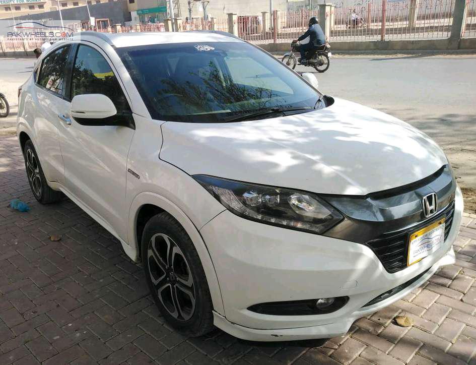 Honda Vezel 2015 for Sale in Karachi Honda Vezel 2015 for Sale in Karachi Image-2