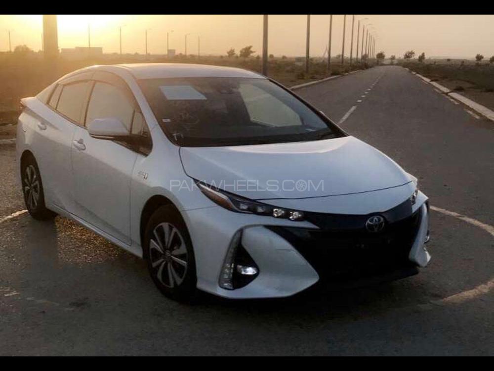 Toyota Prius 2017 for Sale in Karachi Image-1