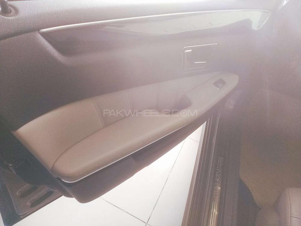 Mercedes Benz E Class 2010 for Sale in Rawalpindi Mercedes Benz E Class 2010 for Sale in Rawalpindi Image-8