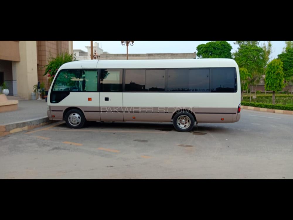 Toyota Coaster 2014 for Sale in Lahore Image-1