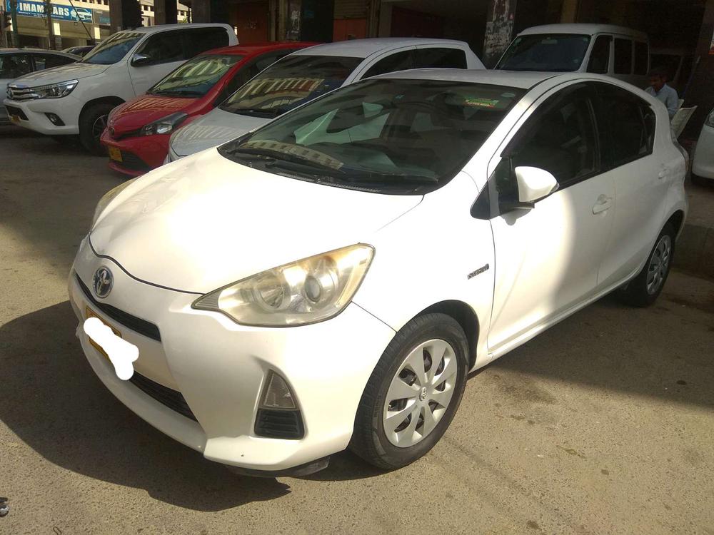 Toyota Aqua 2012 for Sale in Karachi Image-1